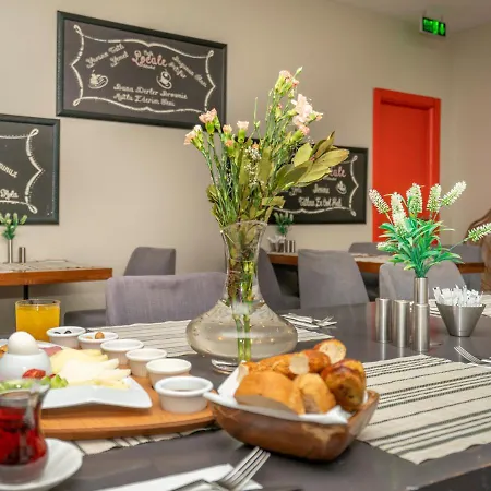 Hotell The Gate Atasehir Finance Centre 3*